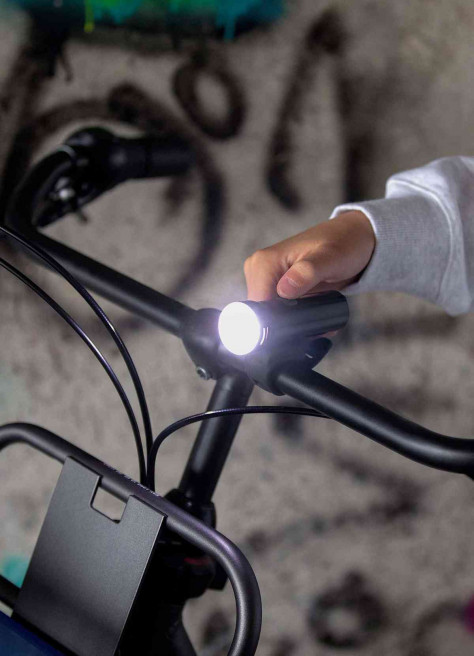 Powerful 320 Lumen front bike light - Urbanproof Powerful 320 Lumen front bike light - Urbanproof