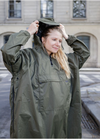 Urban cycling poncho with sleeves - Maium Amsterdam