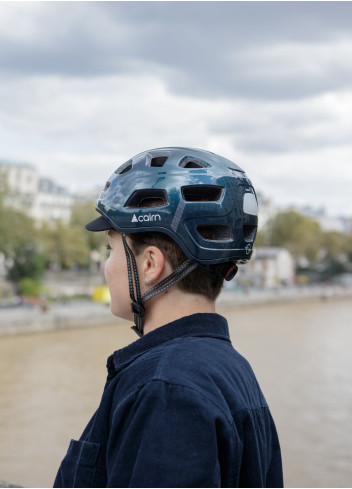 Lightweight, ventilated urban bike helmet with LED - CAIRN