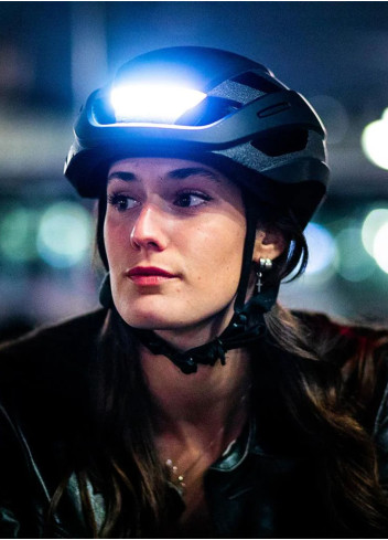 Illuminated bike helmet with turn signals and MIPS - Lumos