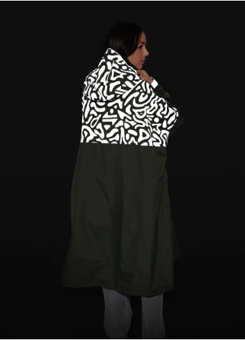 Romea Reflective Rain Poncho - Urban Circus