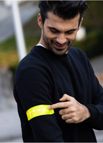 Fluorescent armband with integrated LEDs - Wowow