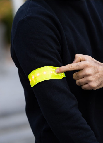 Fluorescent armband with integrated LEDs - Wowow