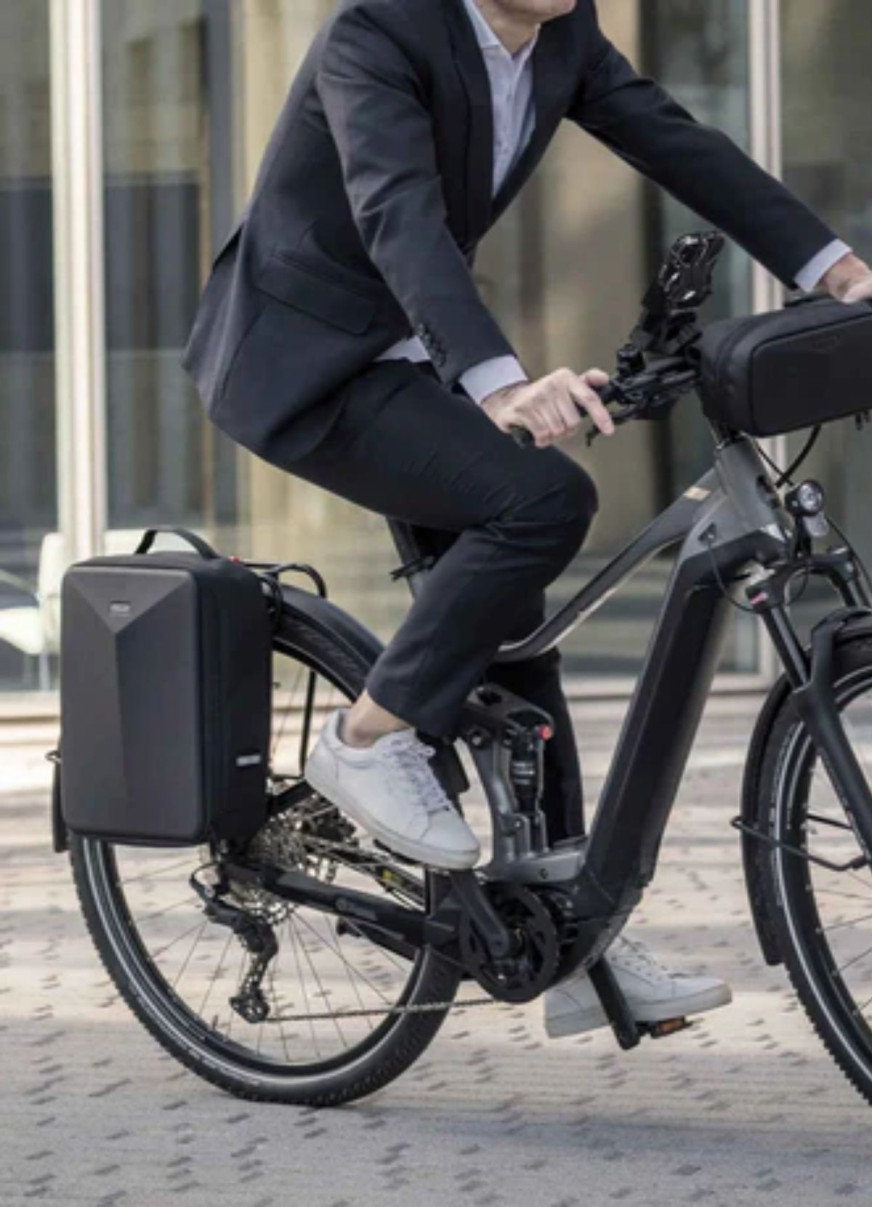 Shad Executive Convertible Hardshell Backpack