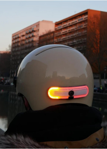 Universal flashing light for all helmets - Overade