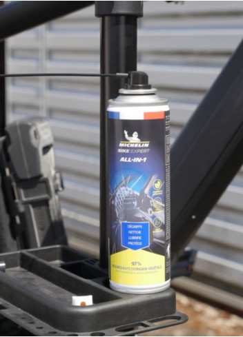 Produit "tout en 1" dégraissant lubrifiant - Michelin