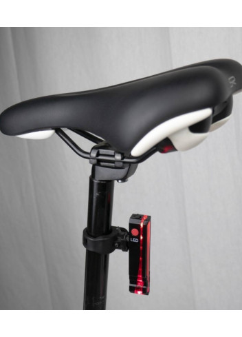 Lighting with light strips on the ground - CR