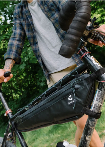 Upcycled frame bag - Artefact