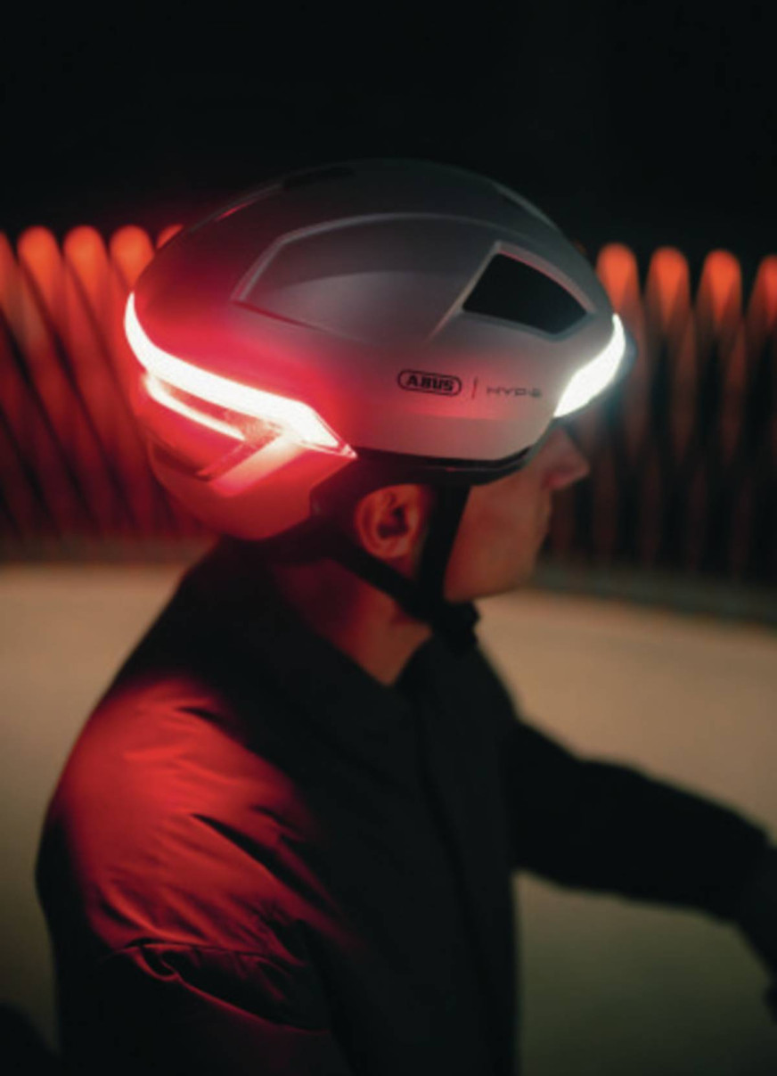 Casque HYP-E avec éclairages et clignotants - Abus