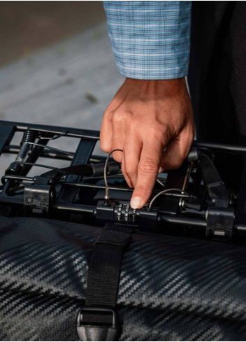 Simple Carbonite bike bag with integrated anti-theft device - Willex
