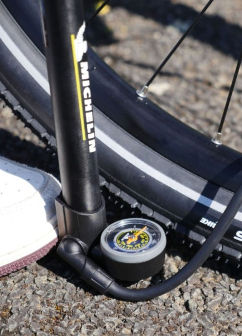 Convertible aluminum mini foot pump - Michelin