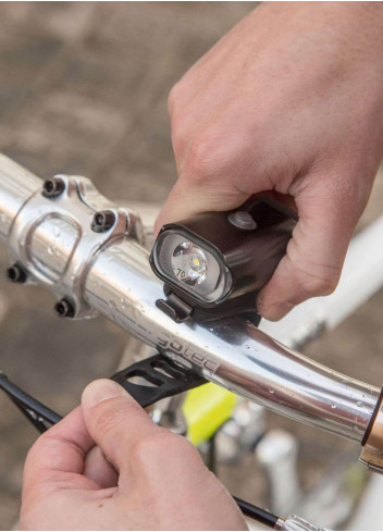 Powerful 400 lm Front Light - Lezyne
