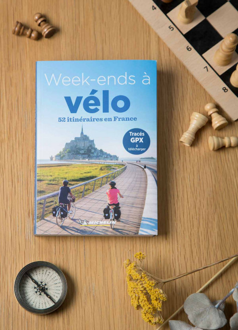 Guide: 52 week-ends à vélo en France (French) - Michelin Travel Partner