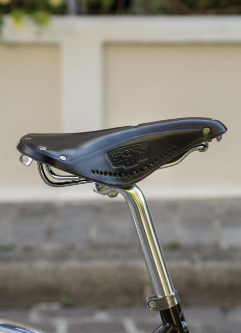 B17 Carved leather bike saddle - Brooks